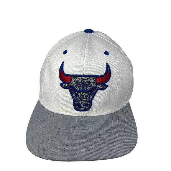 Mitchell‎ & Ness Chicago Bulls Snapback Cap White Grey - Picture 1 of 7